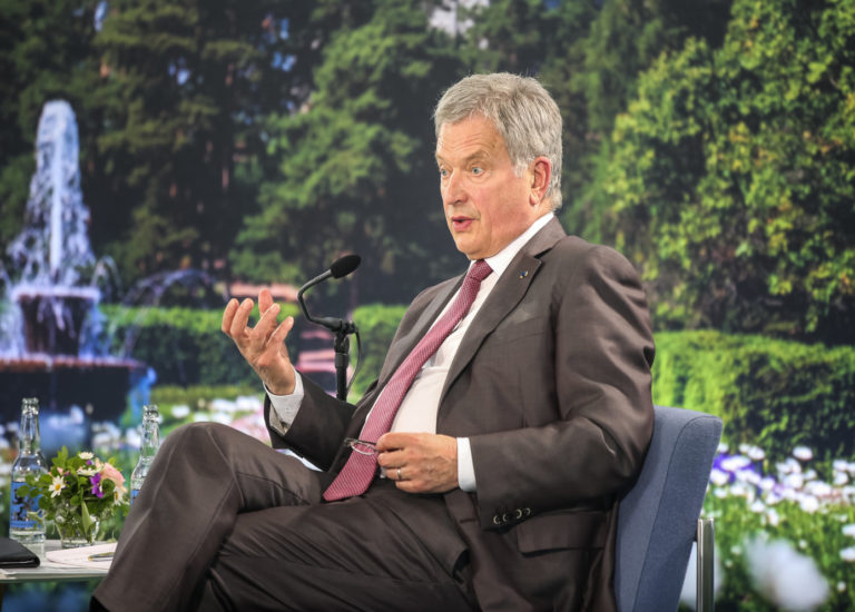 Presidentti haastoi ministeriöt pienentämään 2/3 hiilijalanjäljistään