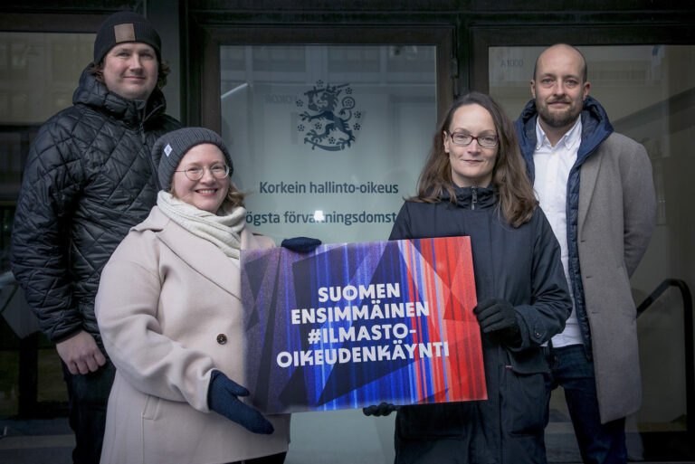Ilmasto-oikeudenkäynti: Greenpeace ja Suomen luonnonsuojeluliitto valittavat riittämättömien hiilinielujen takia Ilmasto-oikeudenkäynti: Greenpeace ja Suomen luonnonsuojeluliitto valittavat riittämättömien hiilinielujen takia
